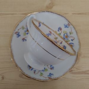 Lovely Vintage Royal Crown Albert Blue Pansies Pattern 8552